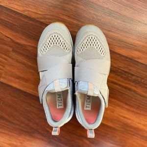 Tiem Spin Shoes in Lunar Gray Size 6